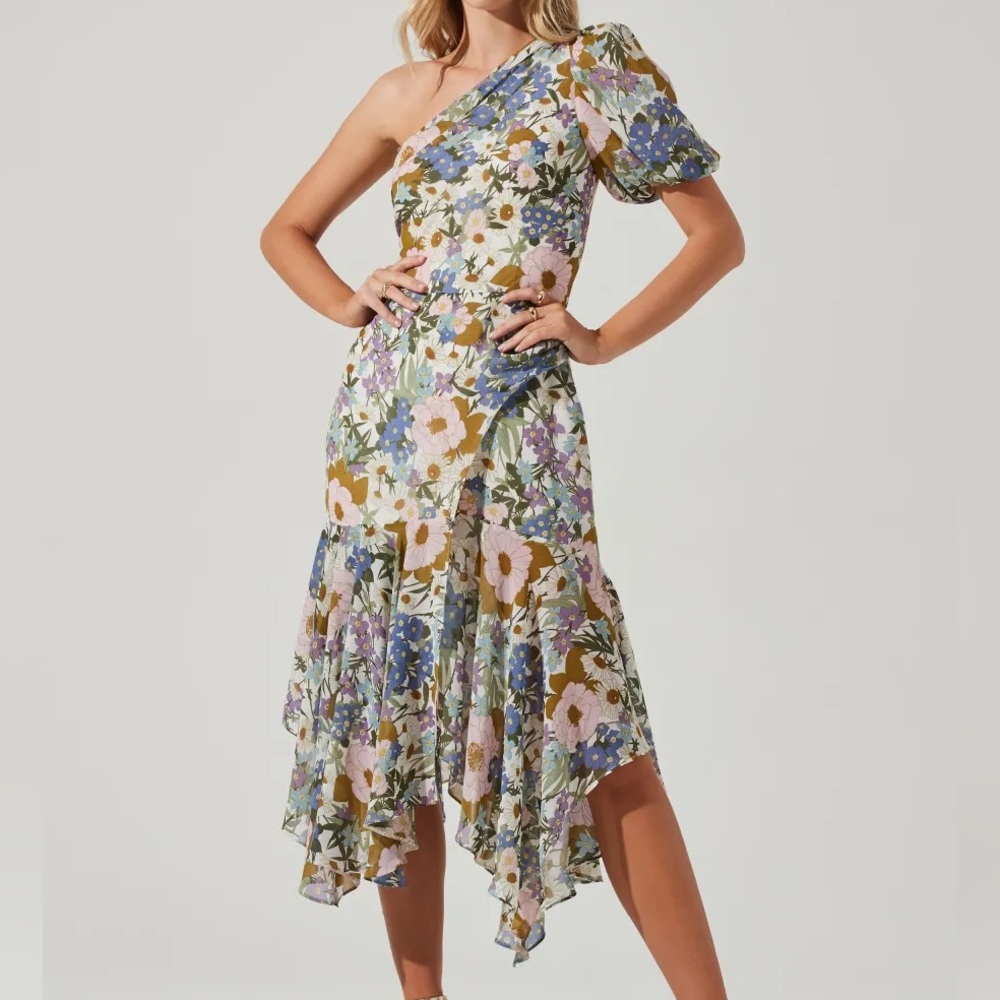 NWT ASTR the label Santorini one shoulder puff sleeve midi dress floral size M - Picture 6 of 6